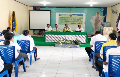 Foto - Kelompok MGMP Laksanakan Bimtek Guru PAKat Tingkat SMA/SMK se - Kabupaten Flotim